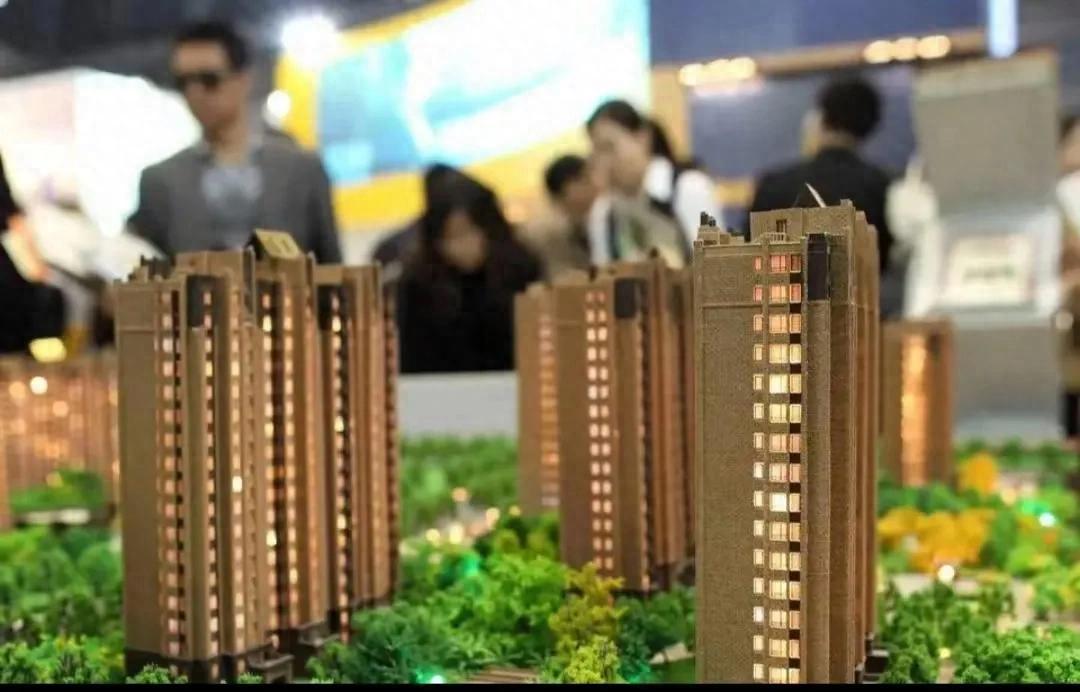 面对高昂房价，全款买房还是贷款买房？差距究竟有多大？