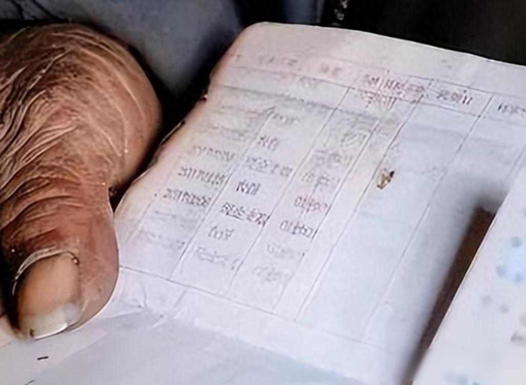 老人存款防骗指南：如何分散风险、守住养老钱？这3点必须注意