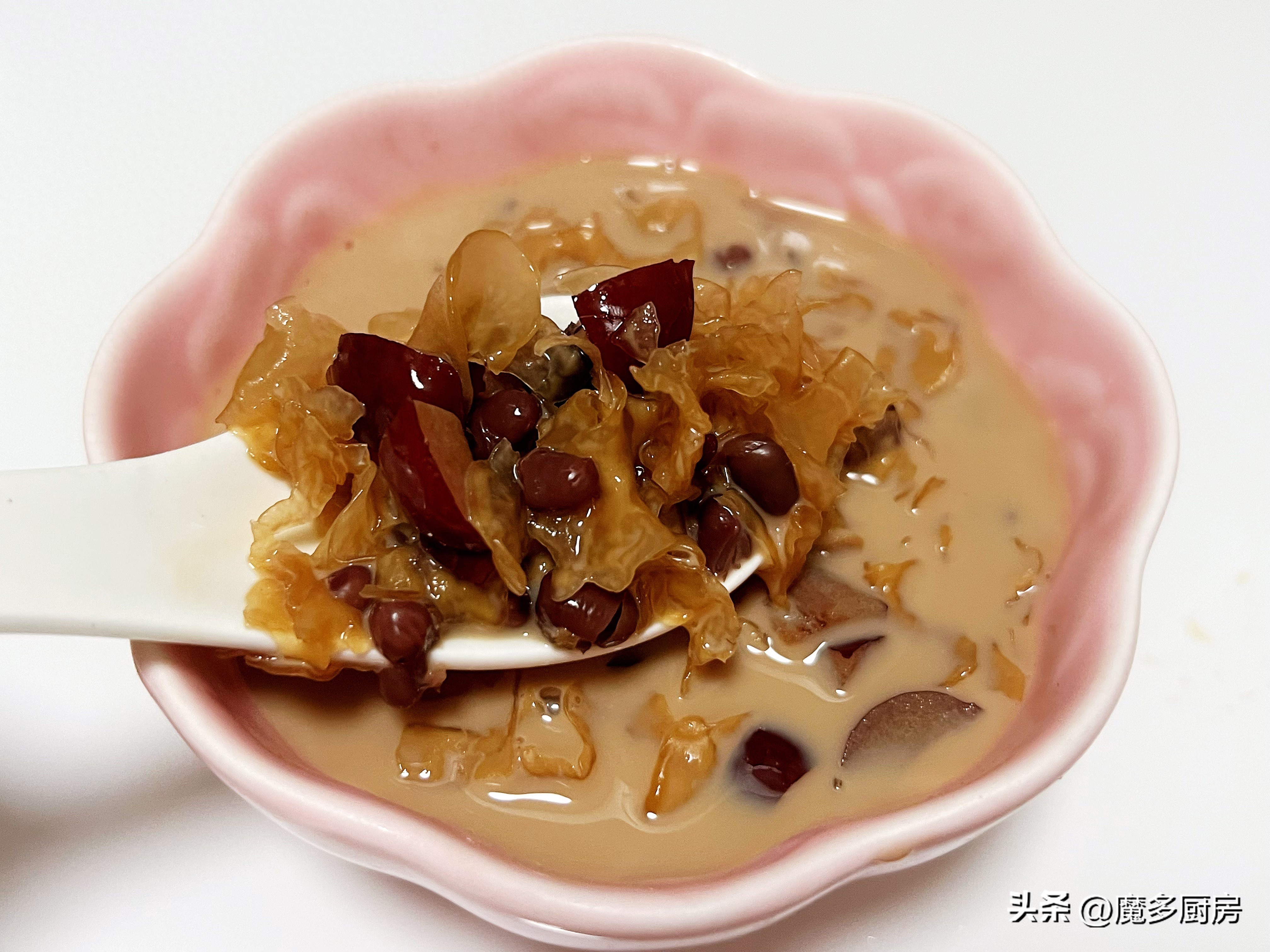 三红银耳奶茶食谱_自制健康奶茶做法_什么奶茶最好