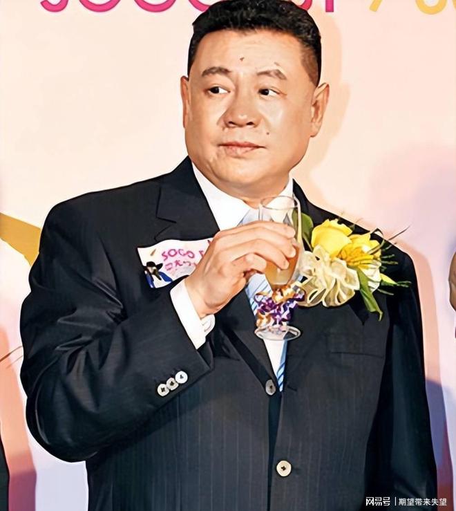 2026 香港本土银行排名_2026年香港富豪榜 李嘉诚身家增长 霍家财富统计方式