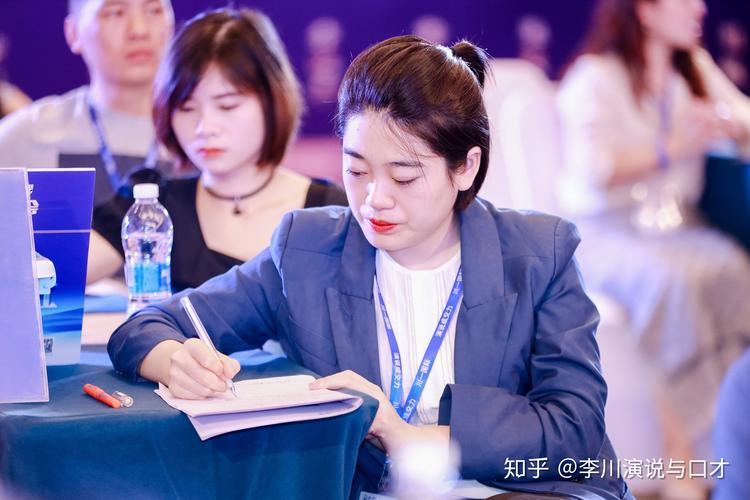 销售小白必学：怎么去销售和沟通技巧，搞定客户不难